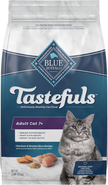 Blue Buffalo Tastefuls Natural Chicken Adult 7+ Dry Cat Food, 5-lb bag slide 1 of 9