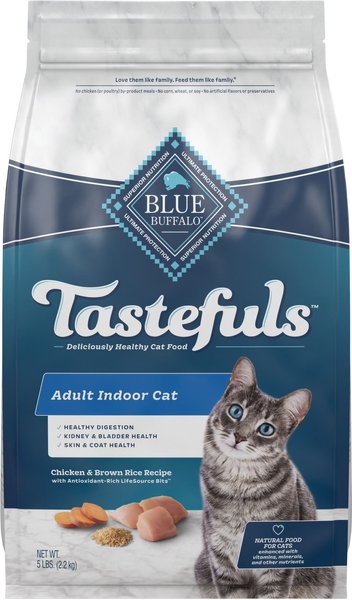 Blue Buffalo Tastefuls Chicken Indoor Natural Adult Dry Cat Food, 5-lb bag slide 1 of 8