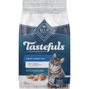 Blue Buffalo Tastefuls Chicken Indoor Natural Adult Dry Cat Food, 5-lb bag
