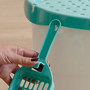 IRIS USA Large Round Top Entry Cat Litter Box & Scoop, White/Green