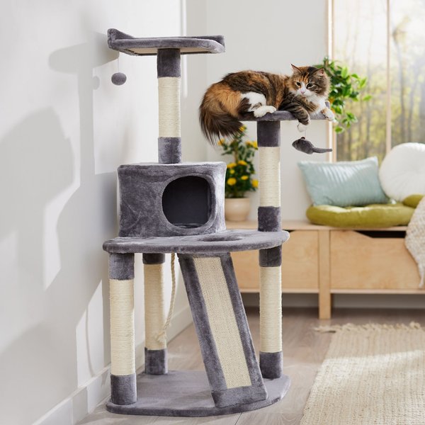 Chewy store cat castles