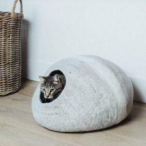 Mau Lifestyle Horizon Large Wool Felt Cave Cat Bed, Light Gray