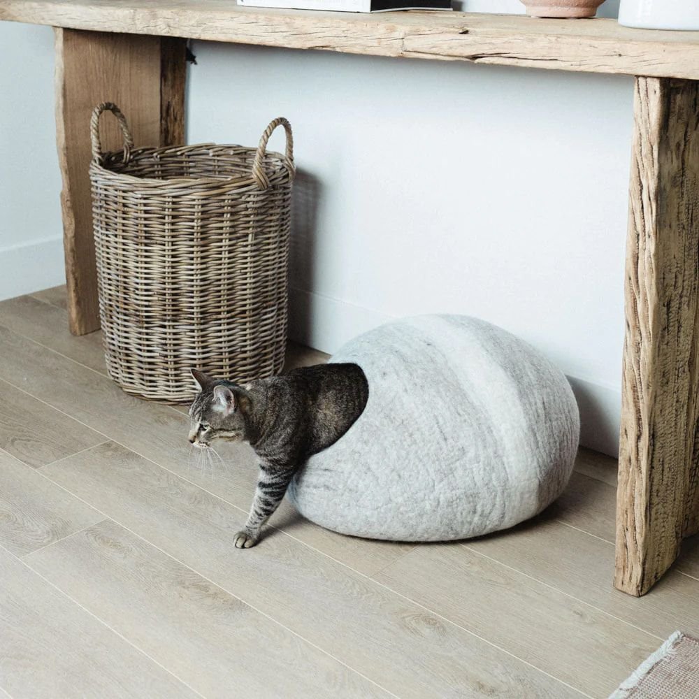 Mau Strato Cave Wooden Sphere Pillow Cat Bed, Natural