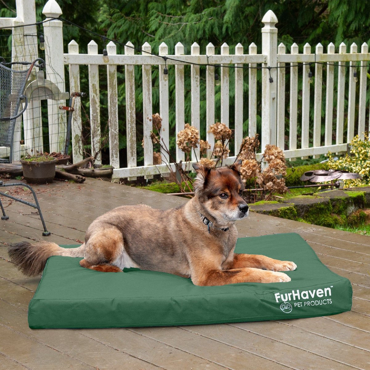 FURHAVEN Deluxe Oxford Memory Foam Indoor/Outdoor Dog & Cat Bed with  Removable Cover, Jumbo, forest 