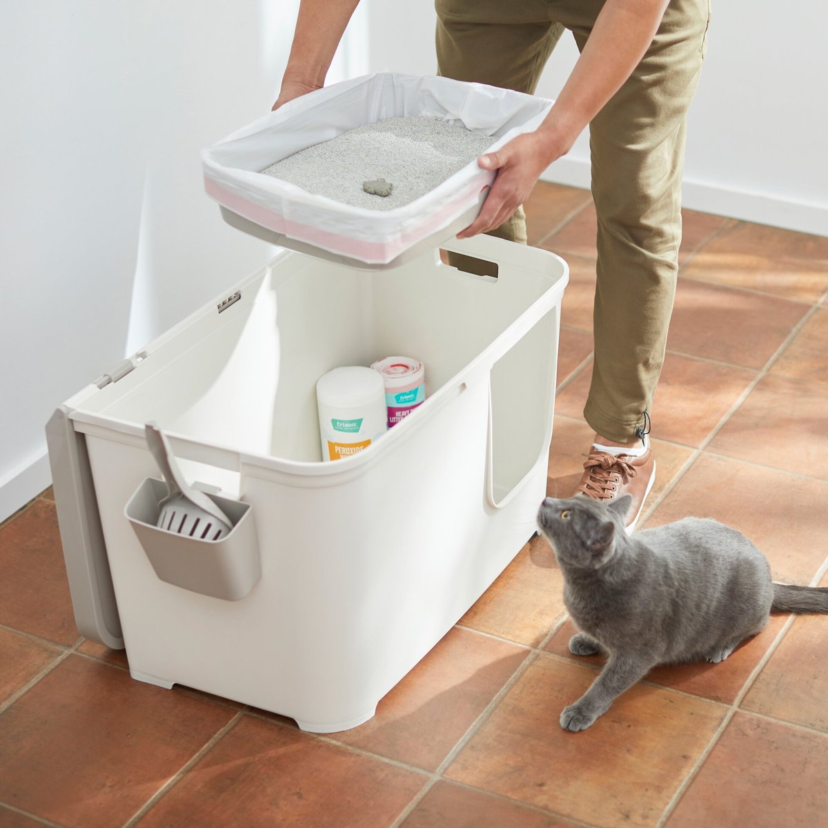 Savic hop in shop cat litter box