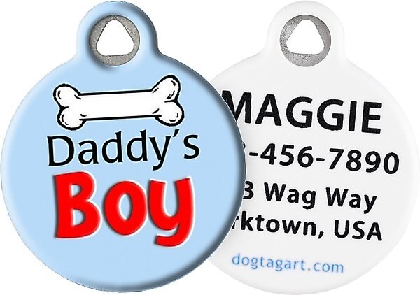 dog tag reads daddy's boy