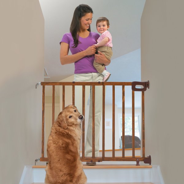 Summer Deluxe Stairway Simple to Secure Wood Dog Gate slide 1 of 5