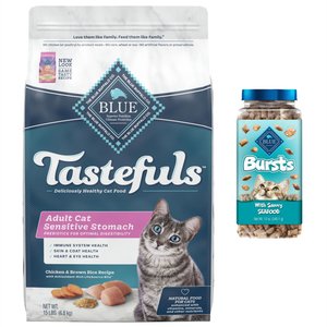 Blue Buffalo Sensitive Stomach Chicken Recipe Adult Dry Food + Bursts With Savory Seafood Cat Treats