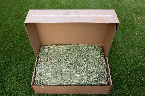 Show full view: Eaton Pet & Pasture Premium First Cut Blend Timothy Hay Small Animal Food, 6-lb box slide 7 of 10