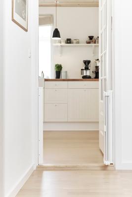 Show full view: Scandinavian Pet Retractable Dog Gate slide 3 of 9