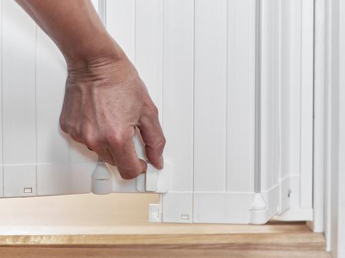 Show full view: Scandinavian Pet Retractable Dog Gate slide 6 of 9