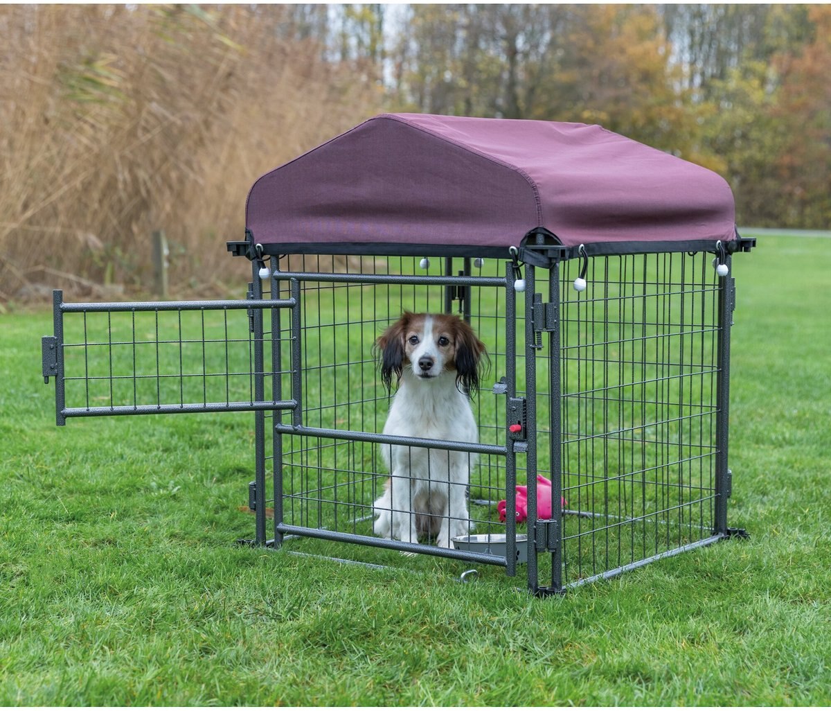 TRIXIE Deluxe Outdoor Dog Kennel with Cover & Secure Lock, Black/Burgundy, Small