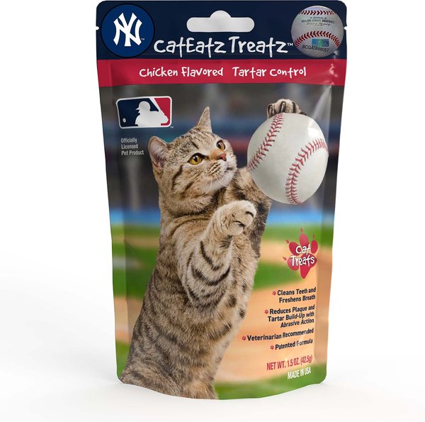 Team Treatz CatEatz Treatz MLB Yankees Chicken Flavor Tartar Control Dental Cat Treats slide 1 of 2