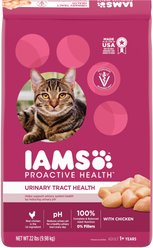 Iams ProActive Health Urinary Tract Health with Chicken Adult Dry Cat Food, 22-lb bag
