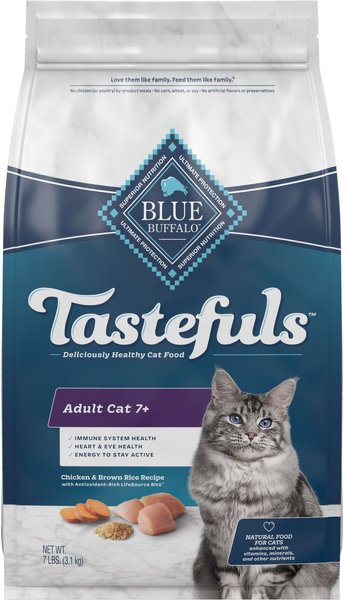 Blue Buffalo Tastefuls Natural Chicken Adult 7+ Dry Cat Food, 7-lb bag slide 1 of 9