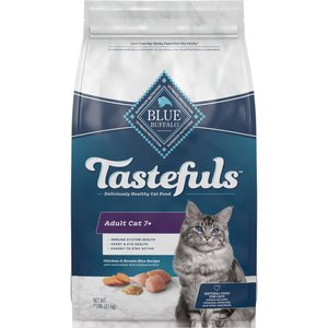Blue Buffalo Tastefuls Natural Chicken Adult 7+ Dry Cat Food, 7-lb bag
