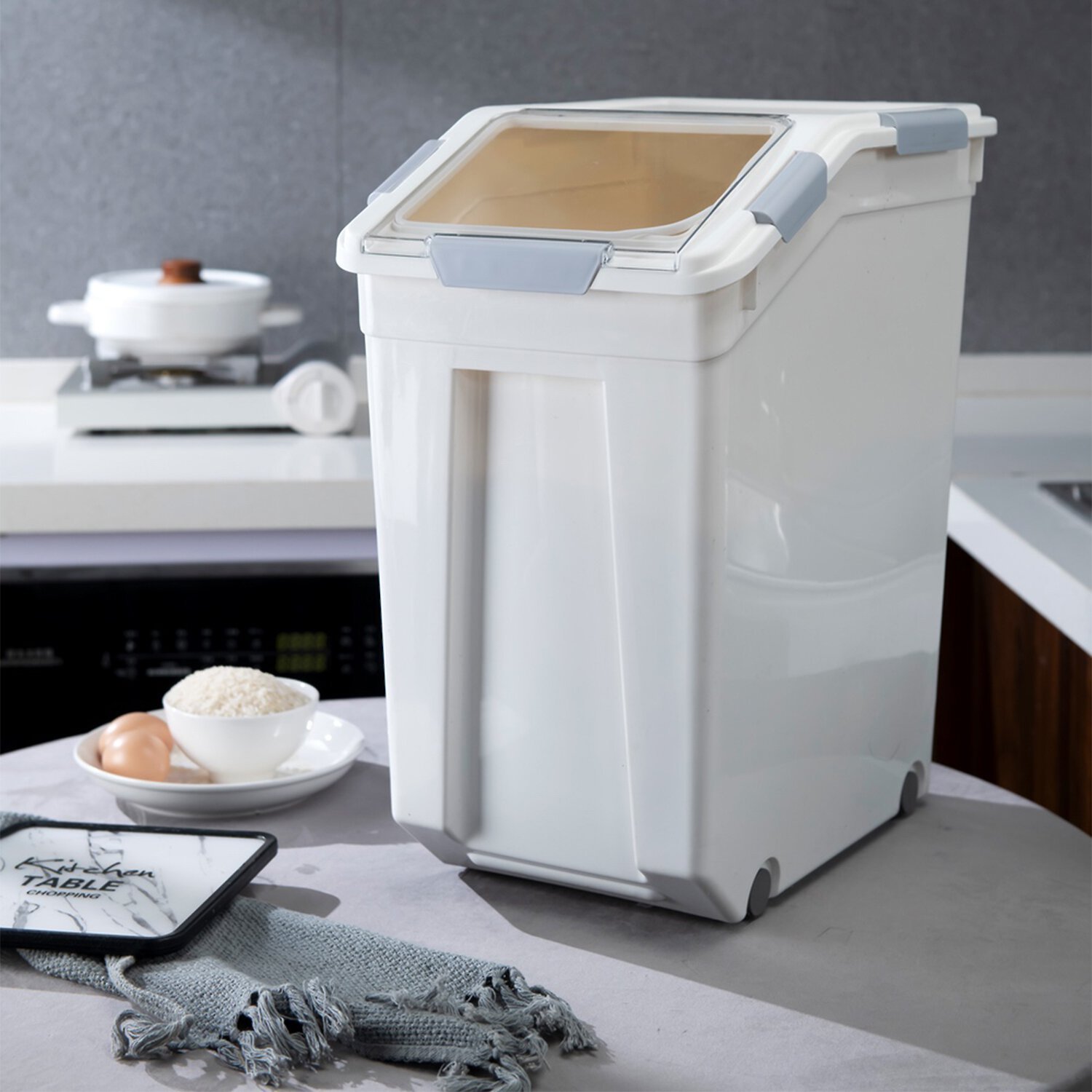 Hanamya Pet Food Storage Container with Measuring Cup, White & Gray