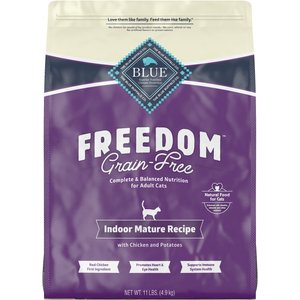 Blue Buffalo Freedom Indoor Mature Chicken Recipe Grain-Free Dry Cat Food, 11-lb bag