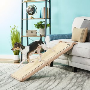 Pet Gear Short Bi-Fold Carpeted Pet Ramp