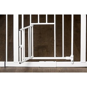 Carlson Pet Products Extra Wide Walk-Thru Dog Gate with Pet Door