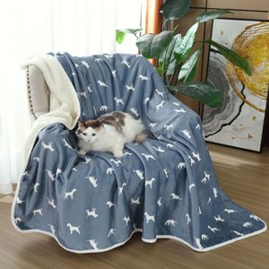 HappyCare Textiles Advanced Pets Waterproof Cat & Dog Blanket, 50x60-in, White/Grey Dog