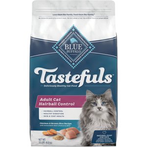 Blue Buffalo Indoor Hairball Control Chicken & Brown Rice Recipe Adult Dry Cat Food, 15-lb bag