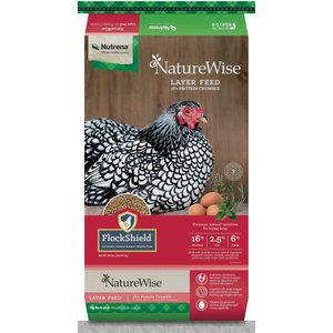 Nutrena NatureWise Layer 16% Protein Crumble Chicken Feed, 50-lb bag