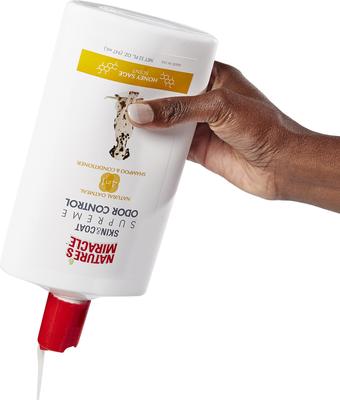 Show full view: Nature's Miracle Supreme Odor Control Oatmeal Dog Shampoo & Conditioner, 32-oz bottle slide 3 of 10