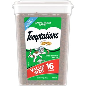 Temptations Classic Seafood Medley Flavor Soft & Crunchy Cat Treats, 16-oz tub