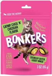 Bonkers Cat Pillows Catnip, Chick 'N & Cheddar Flavored Crunchy Cat Treats, 3-oz bag, 1 count