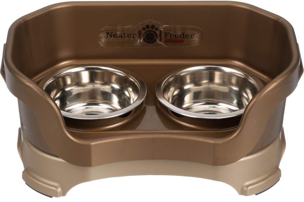 Mess proof hotsell pet feeder