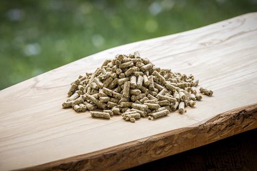 Show full view: Modesto Milling Organic 17% Protein NonCorn NonSoy Layer Pellets Chicken Feed, 40-lb bag slide 2 of 6