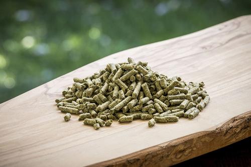 Show full view: Modesto Milling Organic Senior Horse Pellet Horse Feed, 40-lb bag slide 2 of 5