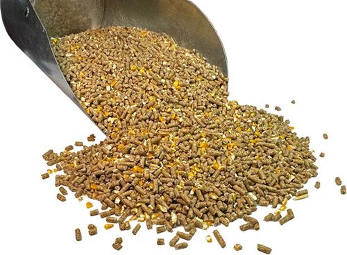 Show full view: Bar ALE Organic 18% Protein Layer Pak Pellet Chicken Feed, 20-lb bag slide 2 of 3